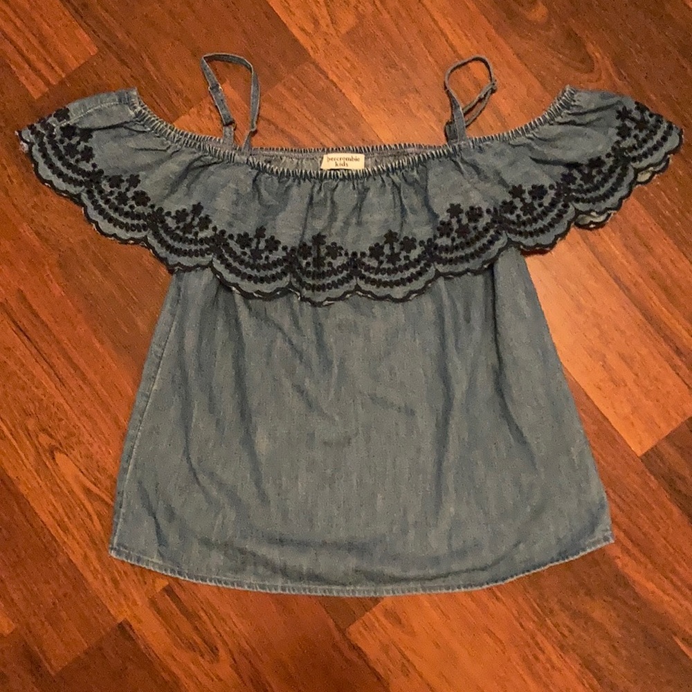 🌺3/$12 Abercrombie & Fitch girls denim cropped off-the-shoulder top, size 13/14
